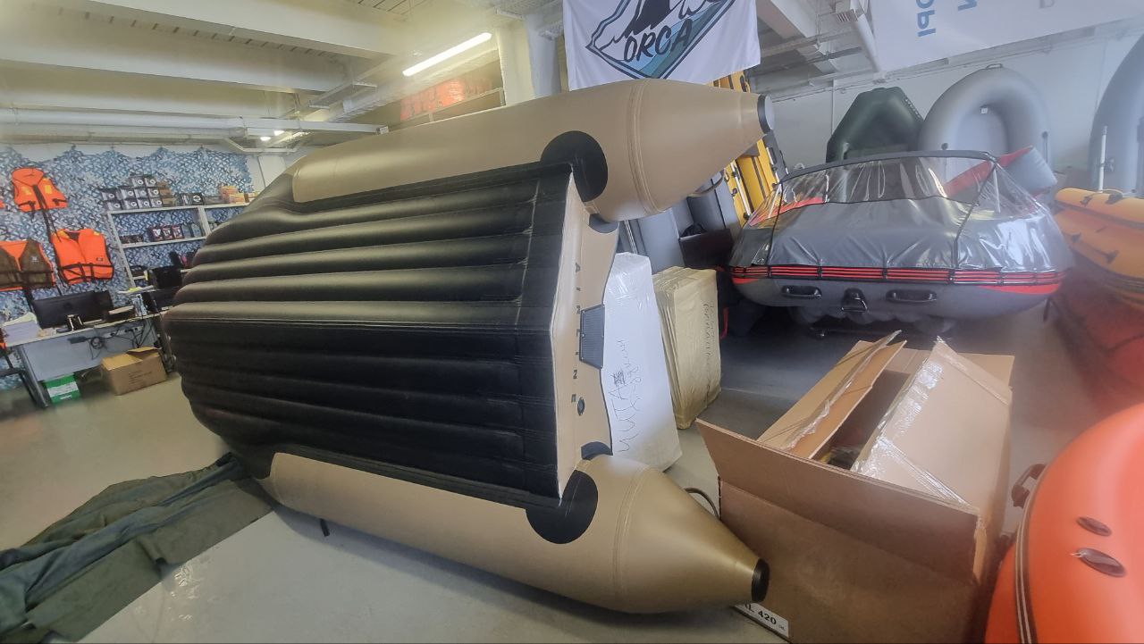 Лодка Badger Air Line 420